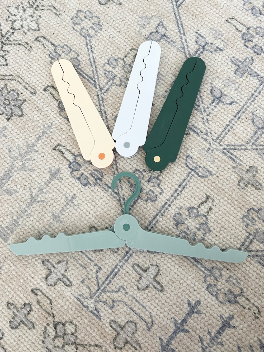 Folding Foldable Travel Clothing Hangers - Set of 4 - New